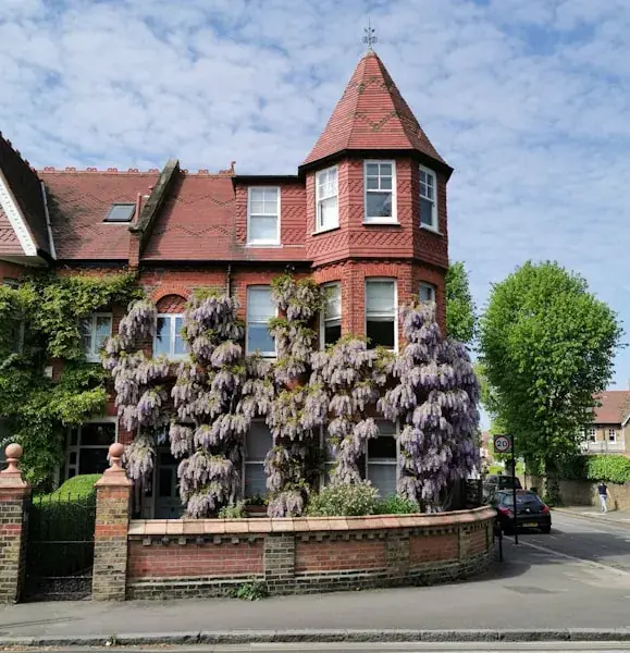 UK property auction selling guide